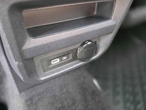Used 2023 Volkswagen Tiguan SE FWD image 19