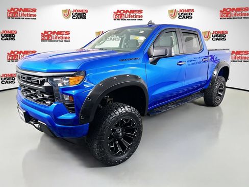 Used 2022 Chevrolet Silverado 1500 Custom w/ LPO, Dark Essentials Package AWD/4WD image 11