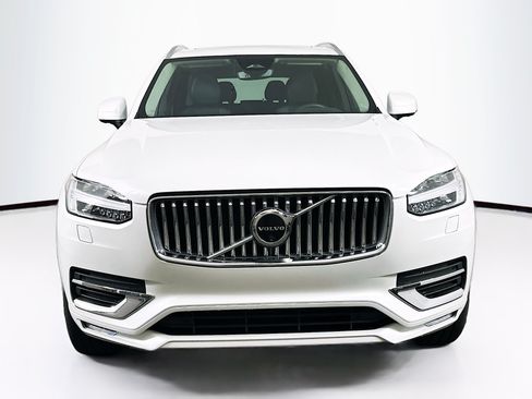 Used 2024 Volvo XC90 B5 Plus AWD/4WD image 2