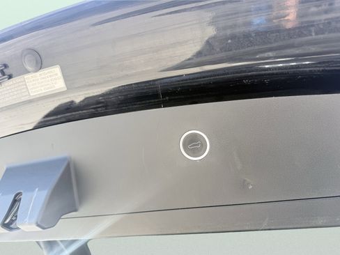 Used 2019 Tesla Model X 75D image 20