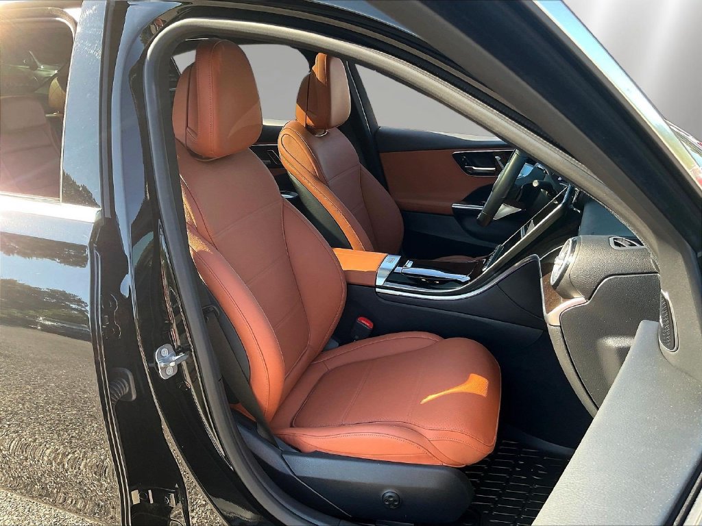Used 2026 Mercedes-Benz C 300 4MATIC Sedan image 31