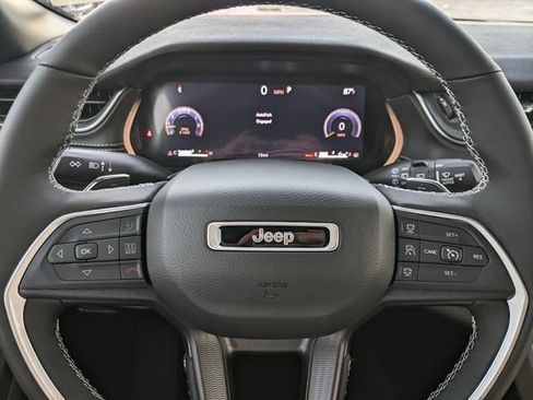 New 2025 Jeep Grand Cherokee Laredo X w/ Luxury Tech Group I AWD/4WD image 22