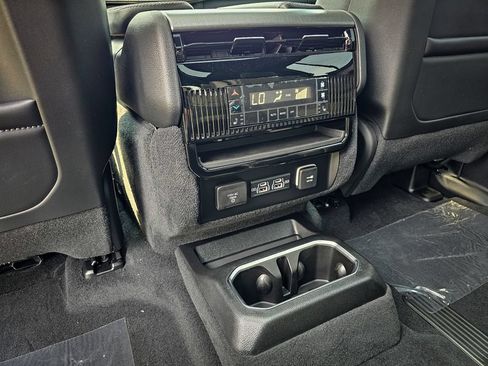 New 2026 Jeep Grand Wagoneer Limited AWD/4WD image 39