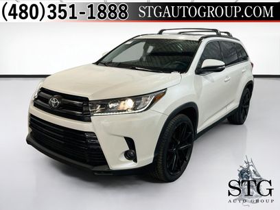 Used 2019 Toyota Highlander SE