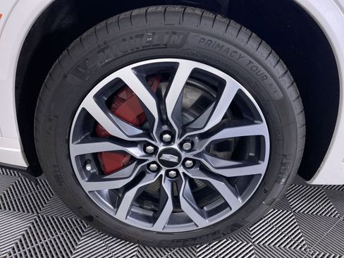 New 2025 Cadillac XT6 Sport w/ Technology Package AWD/4WD image 16