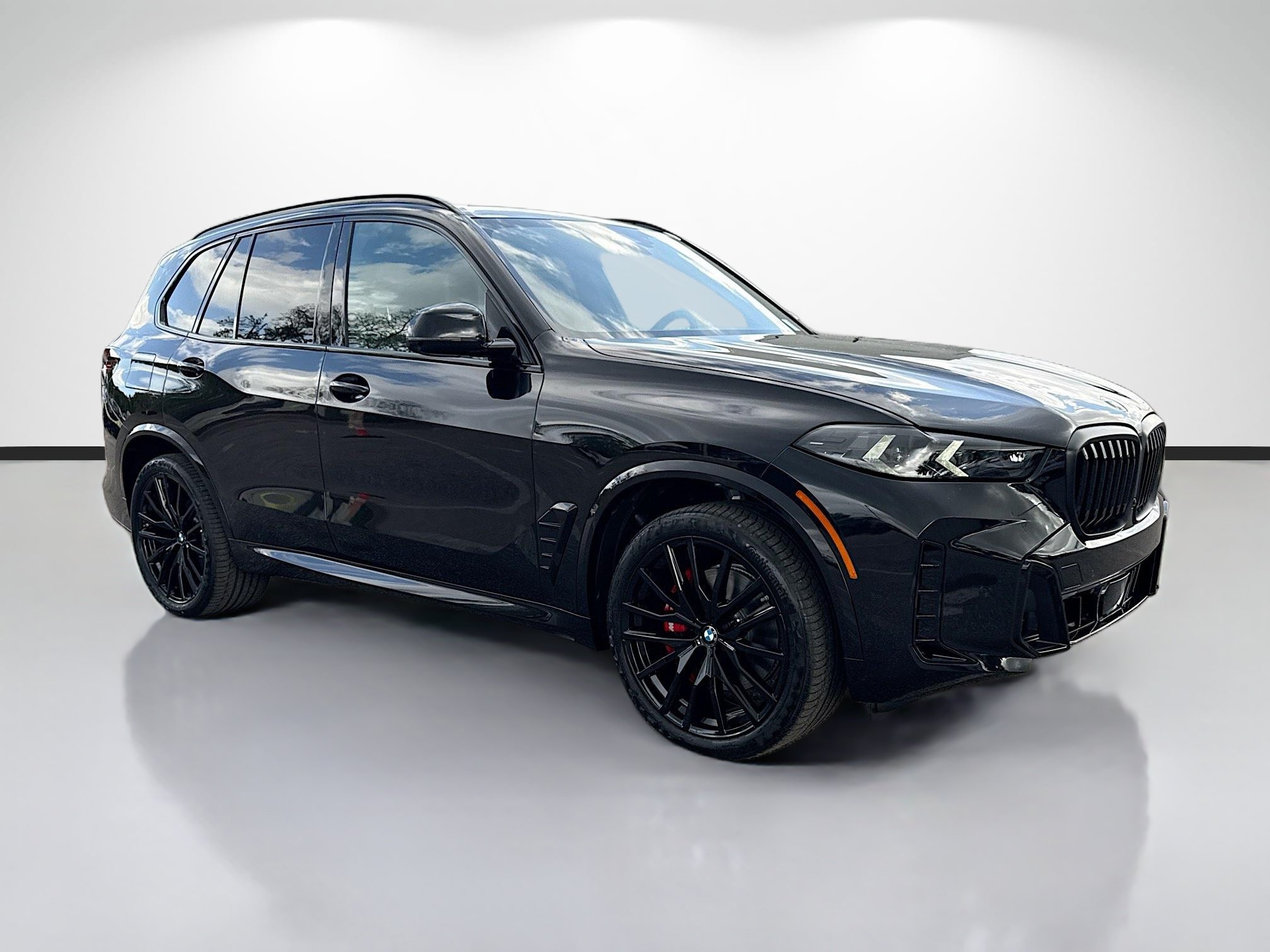 New 2026 BMW X5 xDrive40i w/ M Sport Package AWD/4WD image 1