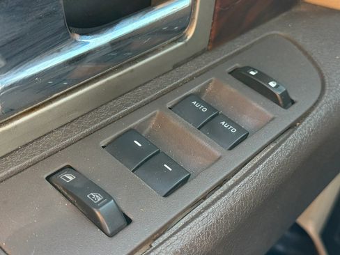 Used 2012 Ford F150 Lariat w/ Lariat Chrome Pkg RWD image 23