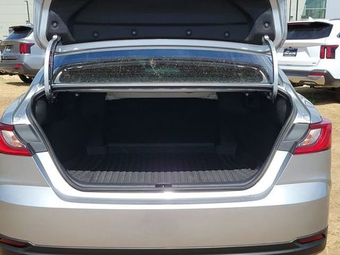 Used 2025 Toyota Camry LE w/ Convenience Package FWD image 18