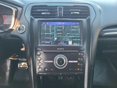 Used 2019 Ford Fusion Titanium AWD/4WD image 14