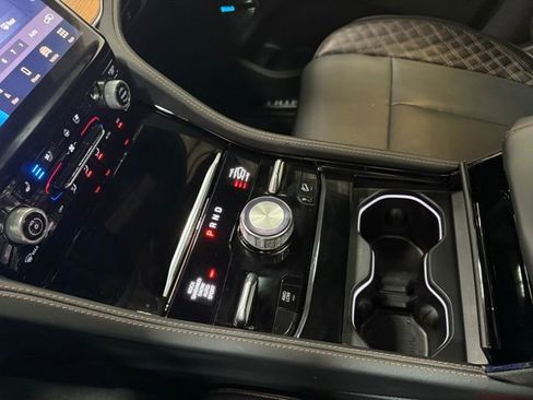 Certified 2025 Jeep Grand Cherokee L Summit AWD/4WD image 19