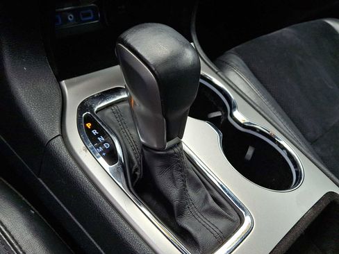 Used 2018 Jeep Grand Cherokee Altitude AWD/4WD image 16