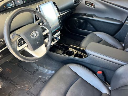 Certified 2017 Toyota Prius Prime Advanced FWD image 11