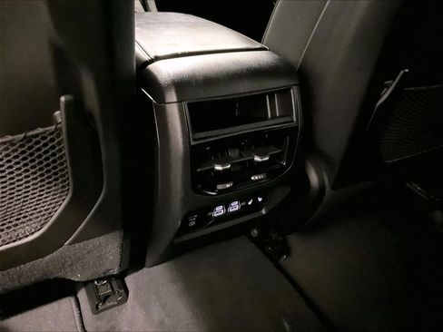 Used 2022 Jeep Grand Cherokee Overland AWD/4WD image 28