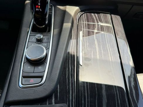 Used 2022 Cadillac Escalade Sport RWD image 34