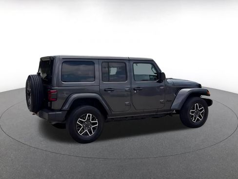 Used 2025 Jeep Wrangler Unlimited Sahara AWD/4WD image 15