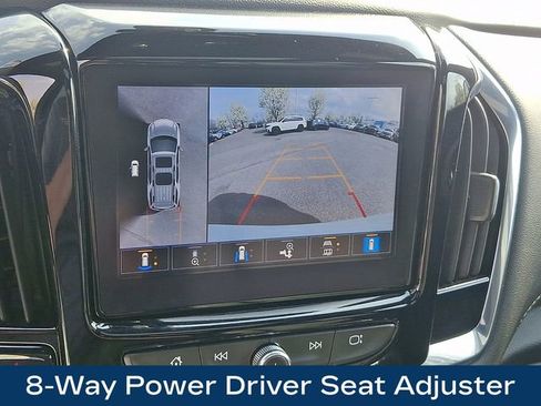 Used 2023 Chevrolet Traverse LT w/ LT Premium Package image 12