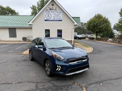 Used 2020 Kia Niro LX FWD image 1