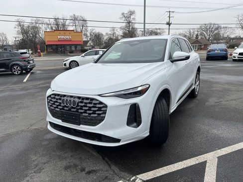 Used 2025 Audi Q5 Premium Plus w/ Premium Plus image 2