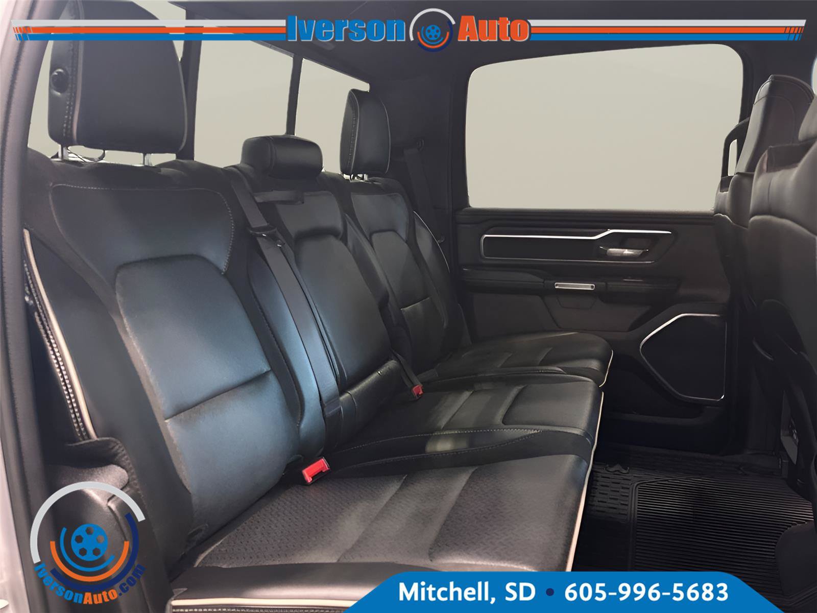 Used 2024 RAM 1500 Laramie AWD/4WD image 31