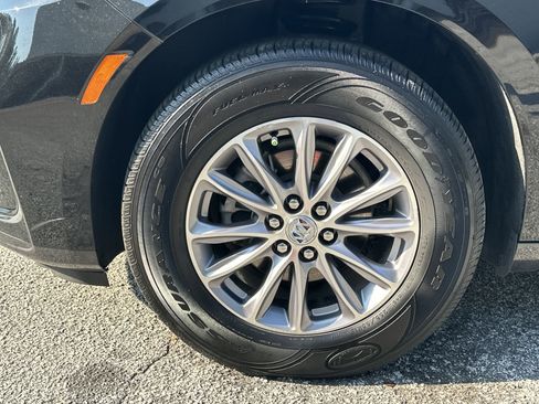 Used 2024 Buick Enclave Premium image 11