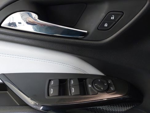 Used 2025 Chevrolet Trax LT w/ Driver Confidence Package image 26