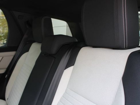 Used 2025 Land Rover Discovery Sport Dynamic SE AWD/4WD image 5