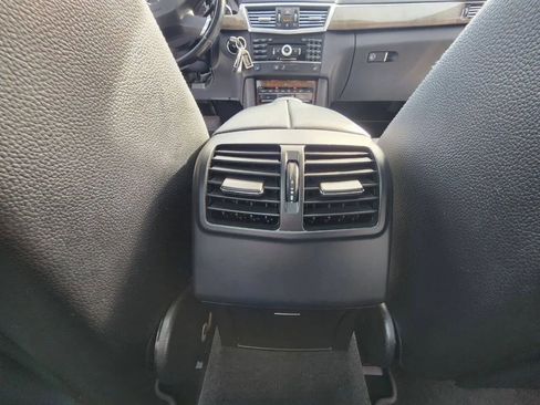 Used 2010 Mercedes-Benz E 350 4MATIC Sedan image 15