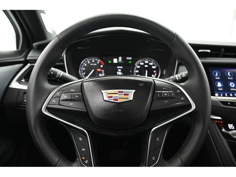 Certified 2025 Cadillac XT5 Premium Luxury image 38