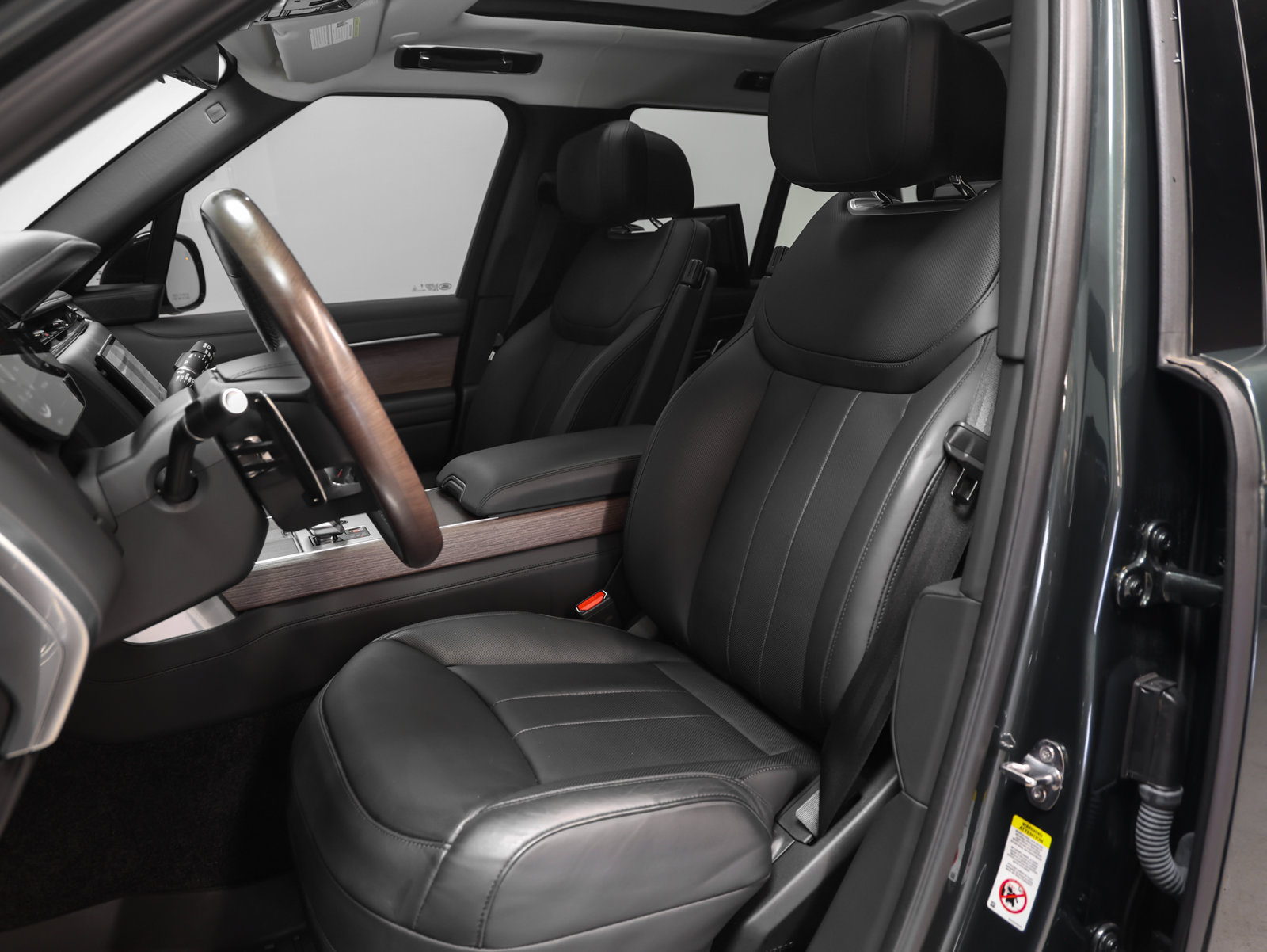 Used 2025 Land Rover Range Rover Autobiography AWD/4WD image 5
