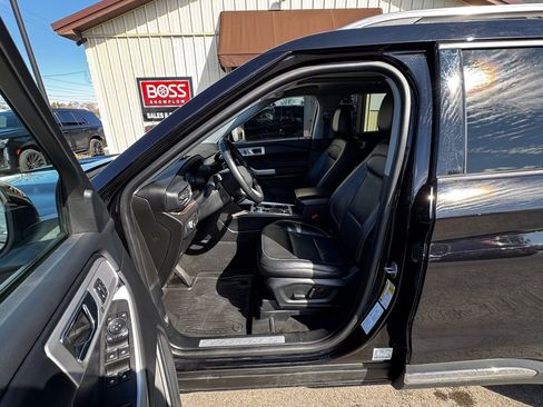 Used 2022 Ford Explorer Limited w/ Class IV Trailer Tow Package AWD/4WD image 13