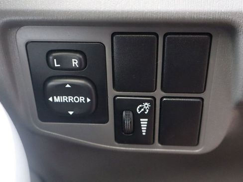 Used 2010 Toyota Prius Three FWD image 28