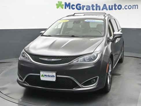 Used 2020 Chrysler Pacifica Limited w/ Tire & Wheel Group FWD image 24
