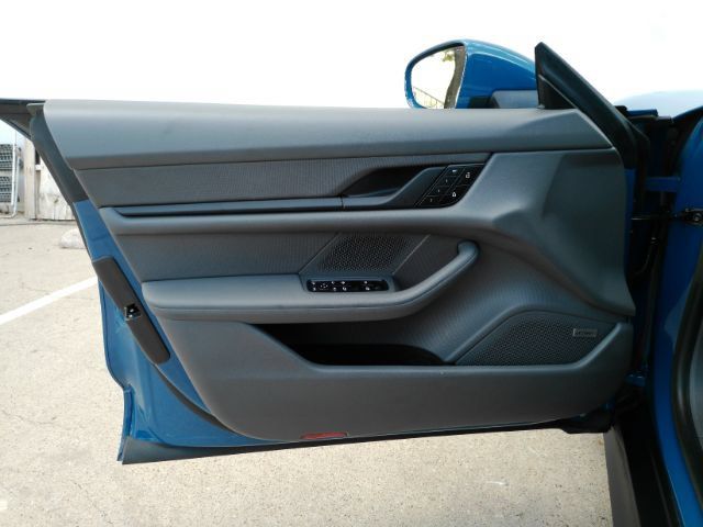 Used 2023 Porsche Taycan RWD image 11