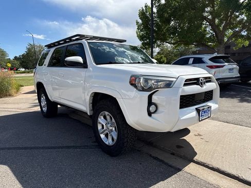 Used 2020 Toyota 4Runner SR5 AWD/4WD image 7