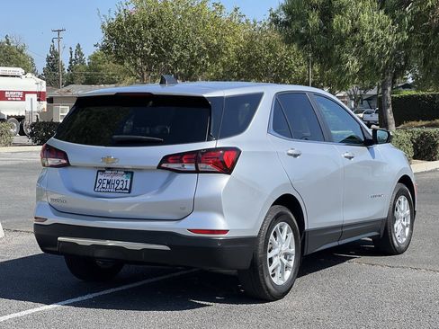 Used 2022 Chevrolet Equinox LT w/ Driver Convenience Package FWD image 3