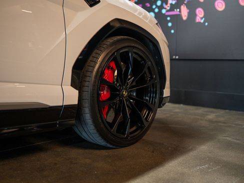 Used 2019 Lamborghini Urus image 22