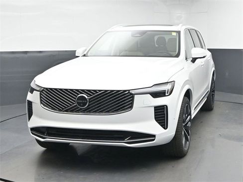 New 2026 Volvo XC90 B6 Ultra image 3