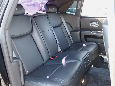 Used 2015 Rolls-Royce Ghost RWD image 38