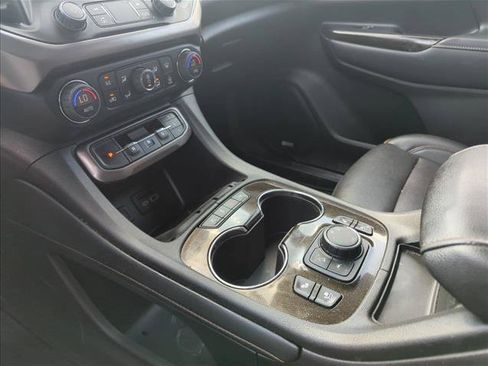 Used 2022 GMC Acadia AT4 w/ Technology Package AWD/4WD image 14