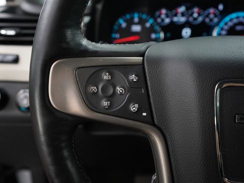 Used 2018 GMC Yukon Denali image 19