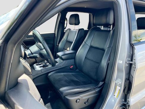 Used 2018 Jeep Grand Cherokee Altitude RWD image 20