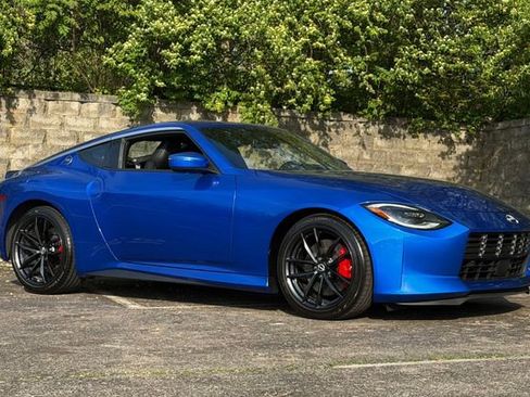Used 2025 Nissan Z Performance w/ Floor Mat Package RWD image 2