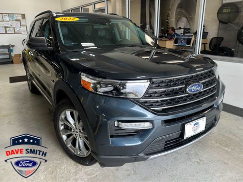 Used 2022 Ford Explorer XLT w/ Equipment Group 202A AWD/4WD image 1