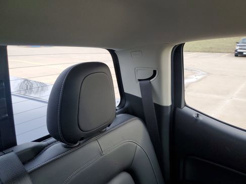 Used 2017 GMC Canyon SLT w/ Driver Alert Package image 15