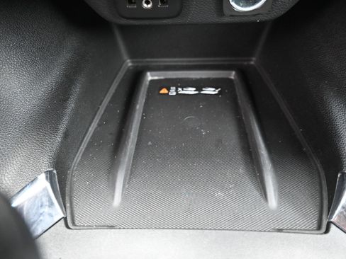 Used 2023 Chevrolet Traverse LT AWD/4WD image 21