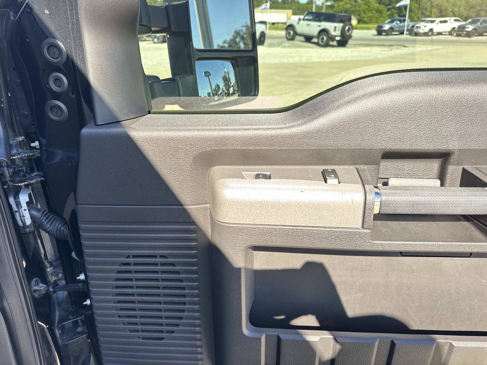 Used 2011 Ford F250 Lariat w/ Lariat Interior Pkg RWD image 14