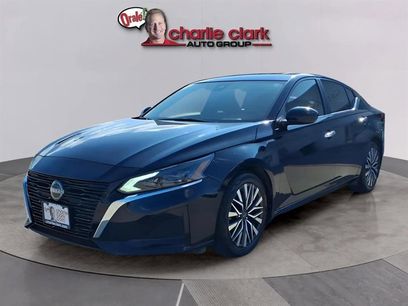 Used 2023 Nissan Altima 2.5 SV w/ SV Premium Package