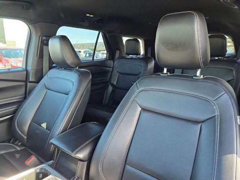 Used 2020 Ford Explorer XLT w/ Equipment Group 202A image 27