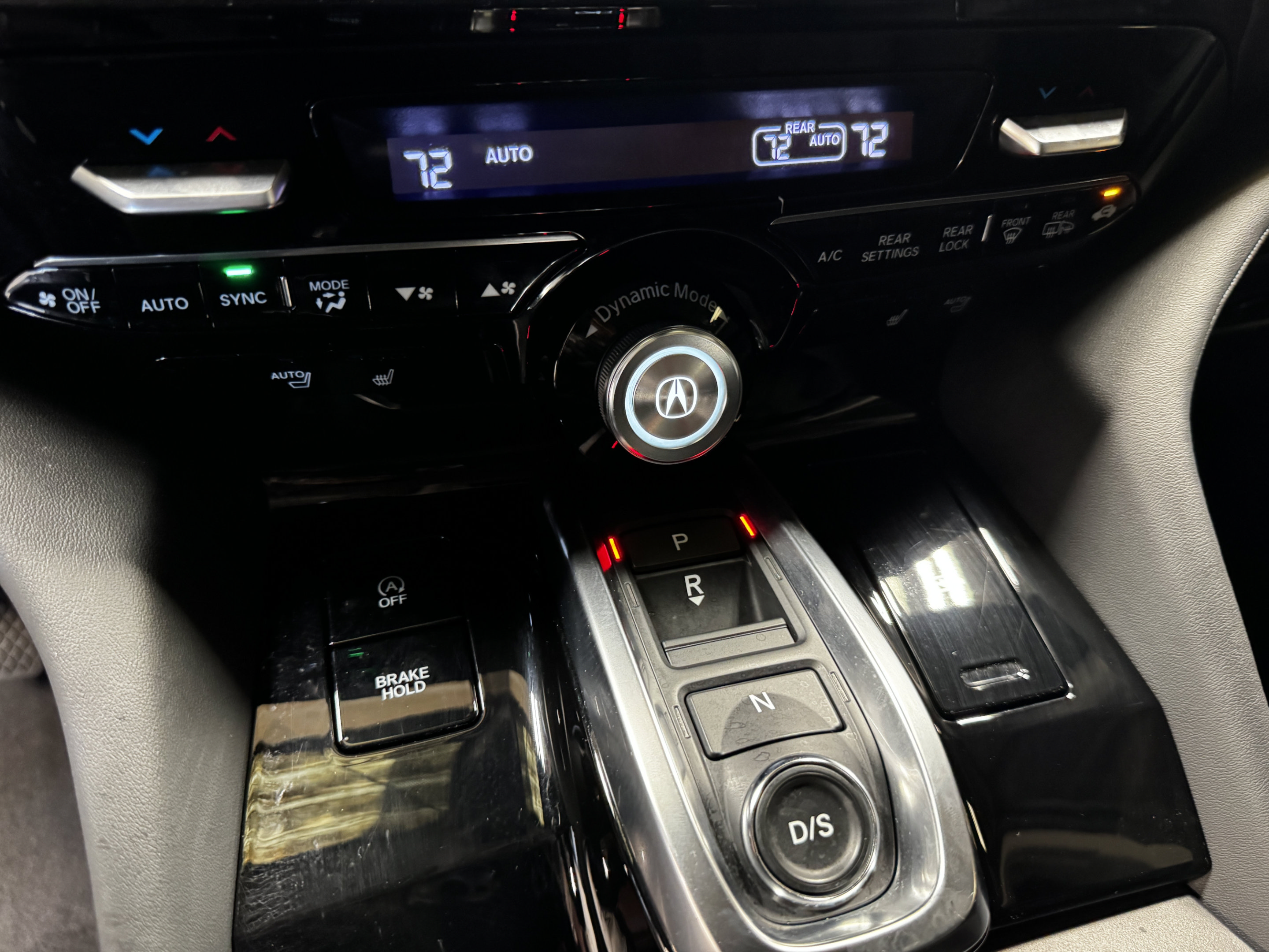 Certified 2024 Acura MDX w/ Technology Package FWD image 28