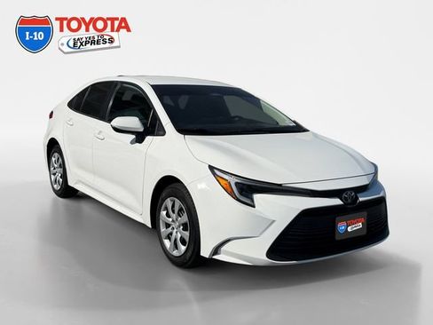 Certified 2025 Toyota Corolla LE FWD image 7